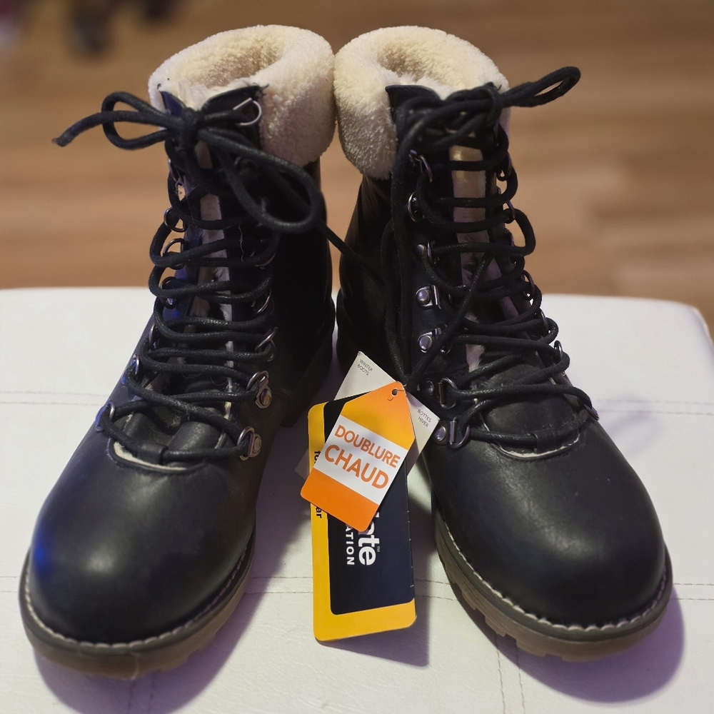 Black Faux-Leather Lace-Up Ankle Hiker Boots w Faux-Fur Collar S 6 NEW w Tags